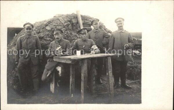 Militaria WK1 offiziere im Feld Unterstand