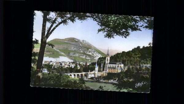 Lourdes Hautes Pyrenees La Basilique et la Pic du Jer
