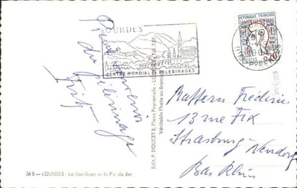 Lourdes Hautes Pyrenees La Basilique et la Pic du Jer – Bild 2