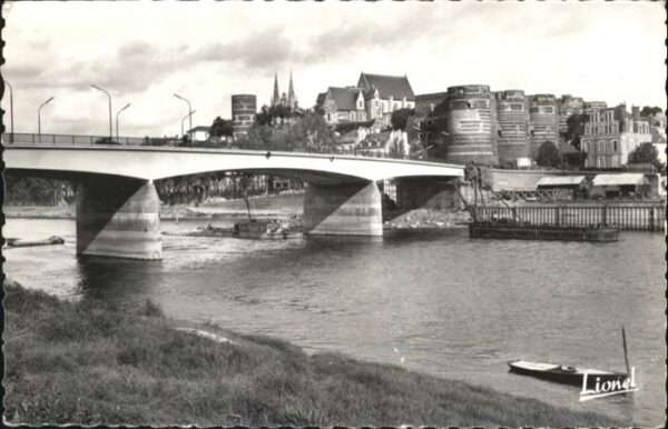 Angers Le Nouveau Pont de la Basse-Chaine sur