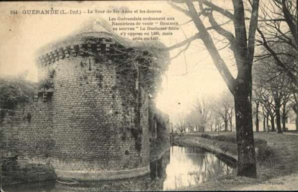 Guerande La Tour de Ste-Anne et les douves