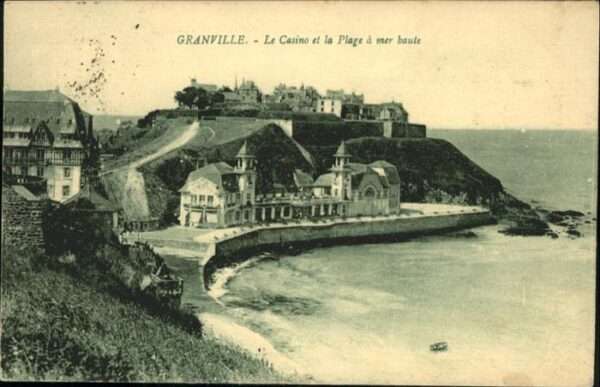 Granville Manche Le Casino et la Plage a mer haute
