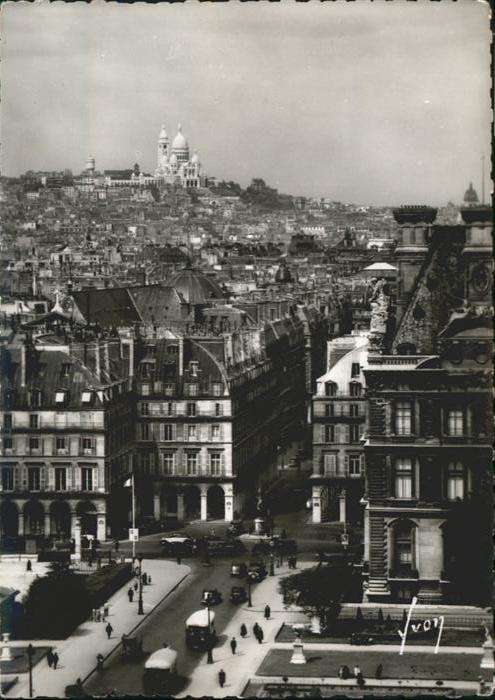 Paris Place des Pyramides butte Montmartre et