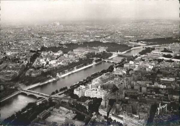 Paris Fliegeraufnahme La Tour Eiffel la Seine