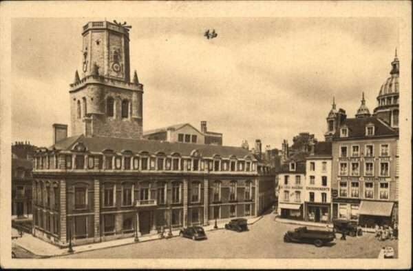 Boulogne-sur-Mer Place Godefroy-de-Boullon La Mairie