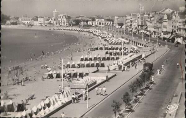 Les Sables-d Olonne la Plage le remblai