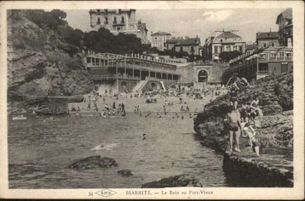 Biarritz Pyrenees Atlantiques Le Bain au Port-Vieux