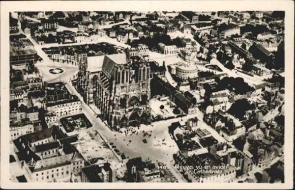 Reims Champagne Ardenne Vue en avion Cathedrale