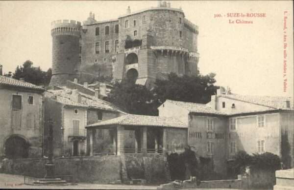 Suze-la-Rousse Le Chateau
