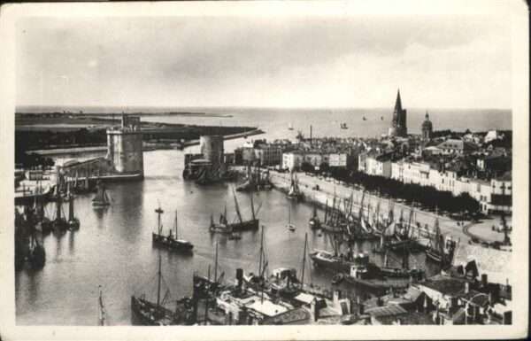 La Rochelle Charente-Maritime Vue generale des ports