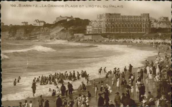 Biarritz Pyrenees Atlantiques La Grande Plage et l_Hotel du Palais