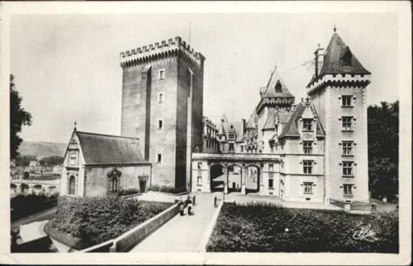 Pau 64 Le Chateau Henri IV Donjon