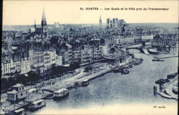 Nantes Loire Atlantique Les Quais et la Ville pris du Transbord