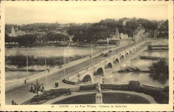 Tours Indre-et-Loire Le Pont Wilson Coteaux de Saint-Cyr
