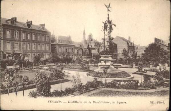 Fecamp Distillerie et la Benedictine le Square