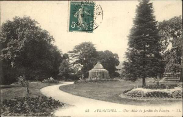 Avranches Une Allee du Jardin des Plantes