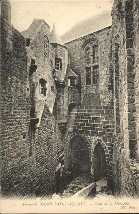 Mont-Saint-Michel Abbaye Cour de la Merveille