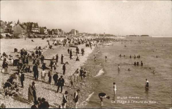 Le Havre La Plage a l_Heure du Bain