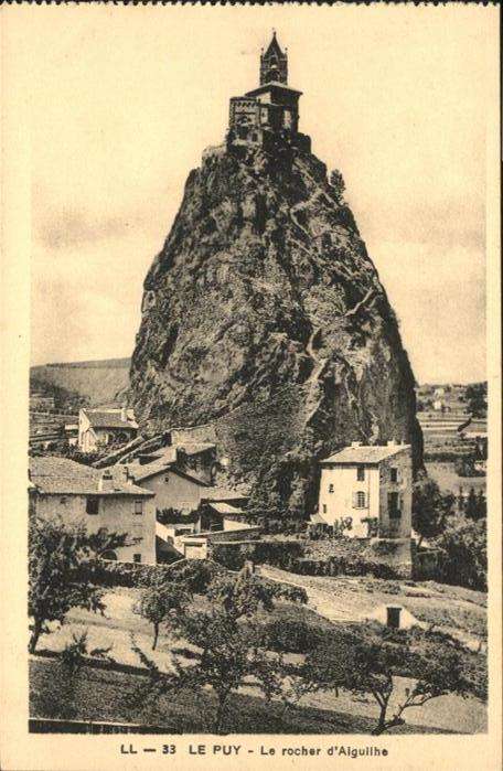Le Puy-en-Velay Le rocher d_Aiguilhe