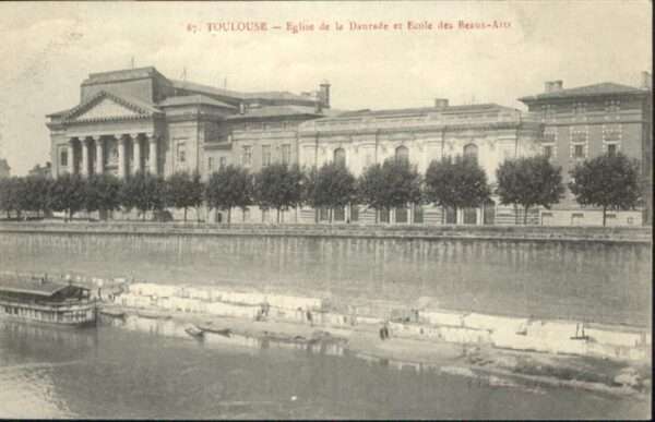Toulouse Haute-Garonne Eglise de la Daurade et Ecole de Beaux-