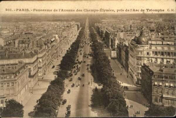 Paris L'Avenue des Champs-Elysees