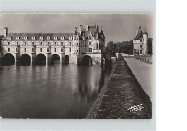Chenonceaux Le Chateau et la Tour des Marques