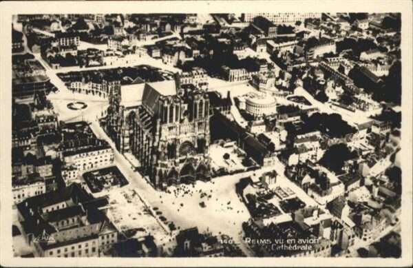 Reims Champagne Ardenne Vue en avion la Cathedrale