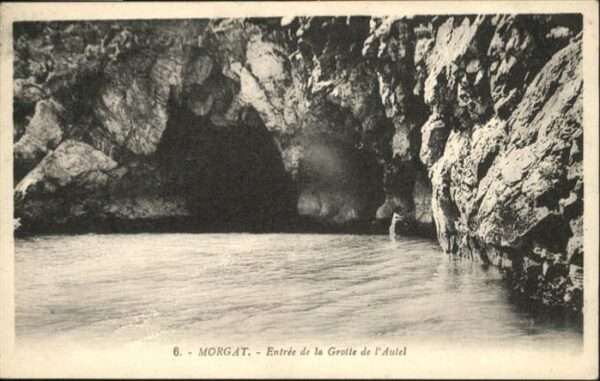 Morgat Grotte Autel