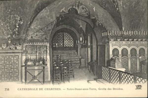 Chartres 28 Cathedrale Notre Dame sous Terre