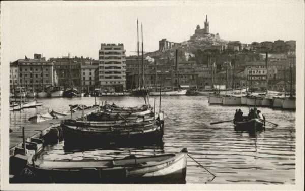 Marseille Bouches-du-Rhone Notre Dame Schiff