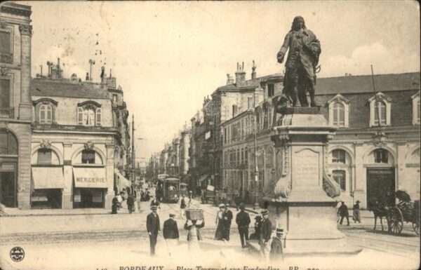 Bordeaux Place Statue