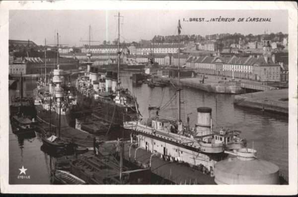 Brest 29 Hafen Dampfer