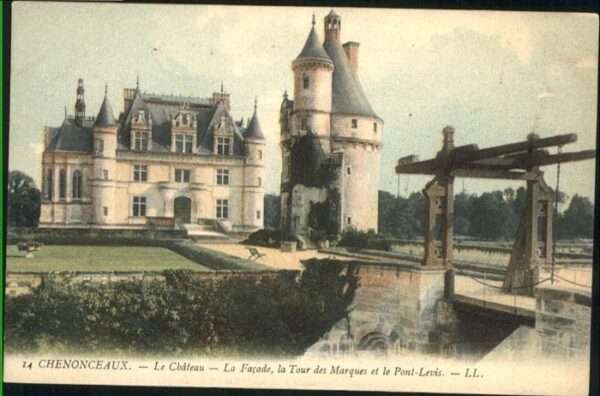 Chenonceaux le Chateau la Facade la Tour des Marque