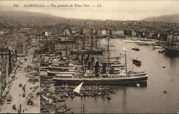Marseille Bouches-du-Rhone Port Schiffe Strassenbahn