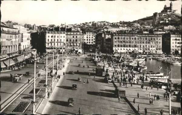 Marseille Bouches-du-Rhone Quai des Belges le Nouveau Jardin