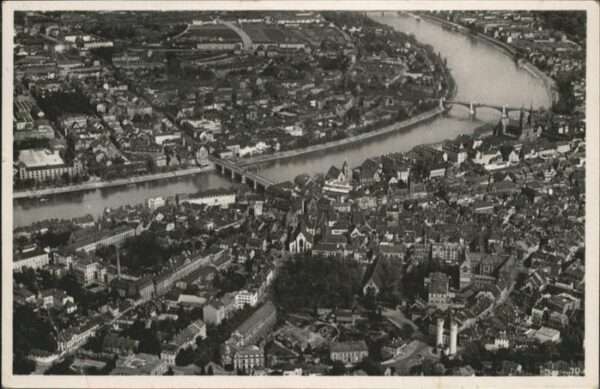 Basel BS Fliegeraufnahme Mittlere Rheinbrücke