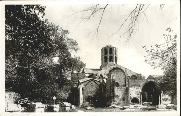 Arles Bouches-du-Rhone Chapelle St-Honorat des Alyscamps