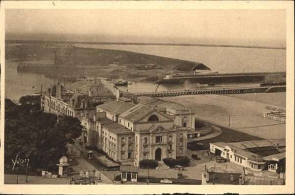 Boulogne-sur-Mer le Casino Municipal les Jetees
