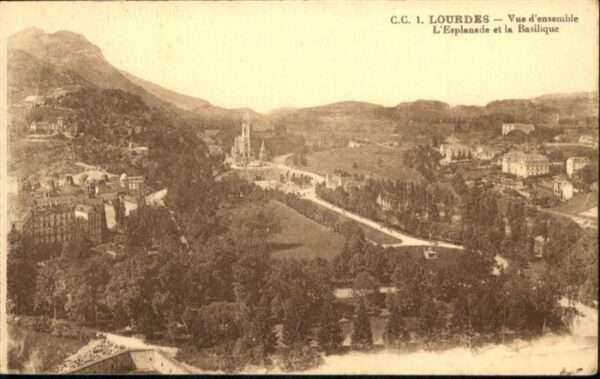 Lourdes Hautes Pyrenees Basilique