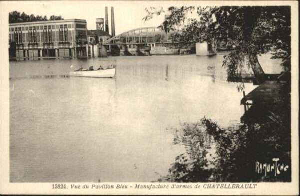 Chatellerault Pavillon Bleu Schiff