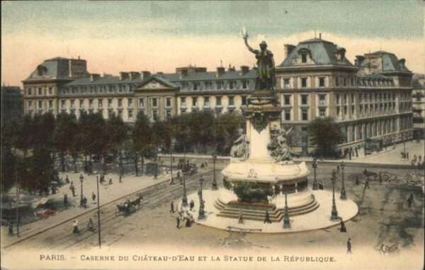 Paris Caserne Chateau Statue de la Republique
