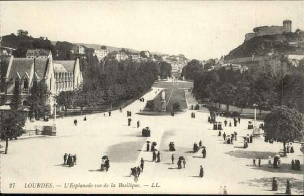 Lourdes Hautes Pyrenees Basilique