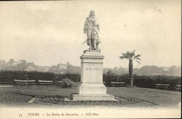 Tours Indre-et-Loire Statue Descartes