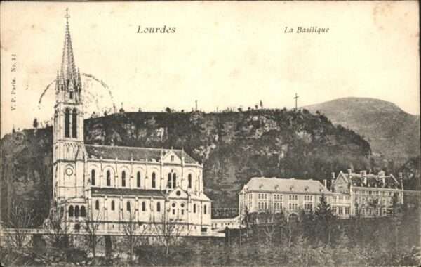 Lourdes Hautes Pyrenees Basilique