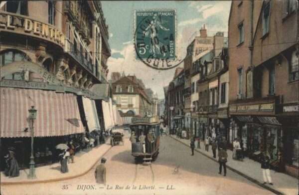 Dijon 21 Rue de la Liberte Strassenbahn
