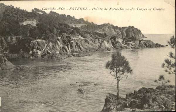 Esterel Pointe de Notre-Dame du Troyes 
Grotte
