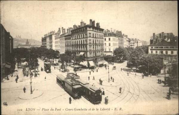 Lyon France Place du Pont
Cours Gambelta et de la
