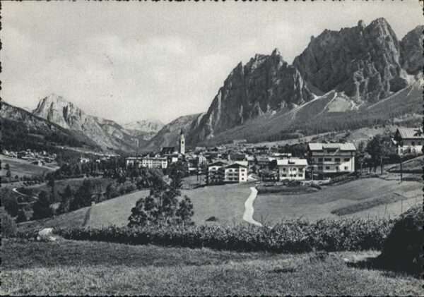 Dolomiti Cortina D`Apmprezzo (m. 1234)