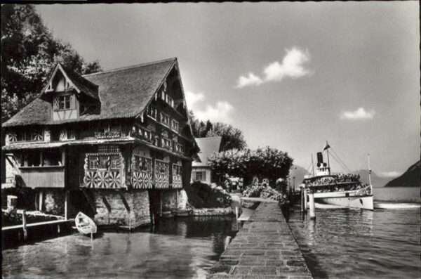 Vierwaldstaettersee SZ Haus Treib  Schiff