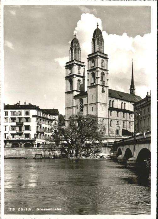 Zuerich Grossmünster Brücke